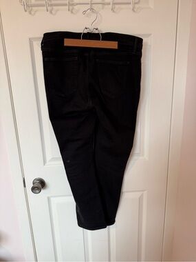 Black Women's Jeans - Straight leg Fit
